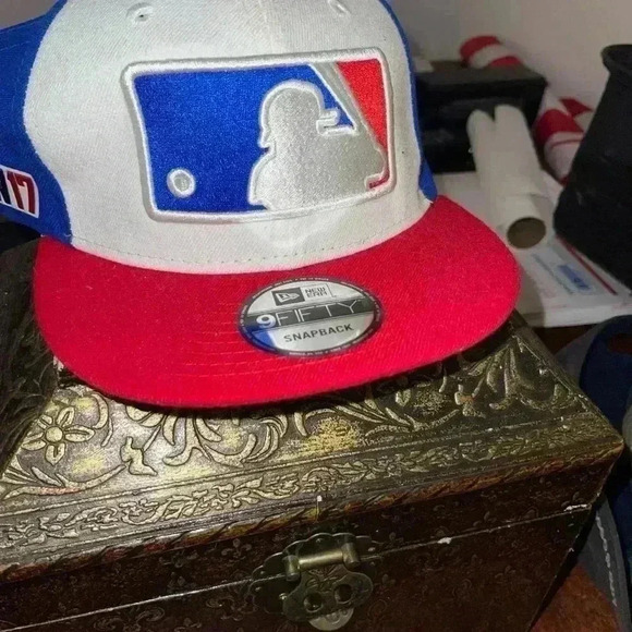 Authentic New  Era The Show Never worn Ken Griffey Jr MLB Logo - Picture 2 of 6